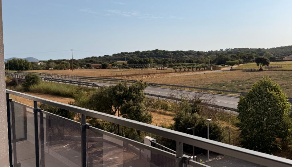 Foto 1 de Piso en venta en Poble, Girona