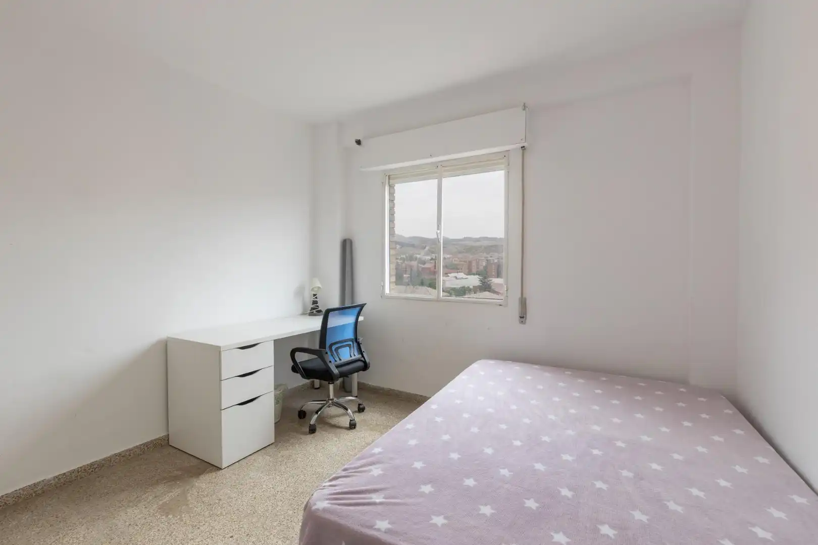 Habitación de Piso en venta en Granada con Terraza y Balcón