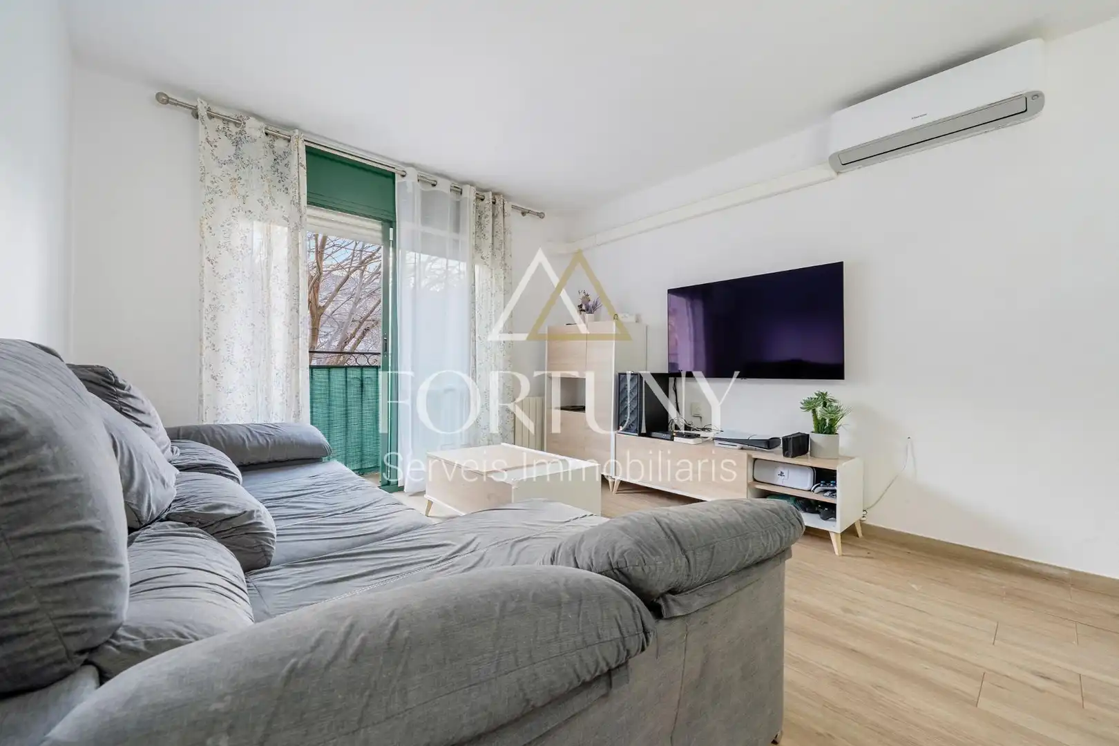 Wohnzimmer von Wohnung zum Verkauf in Reus mit Klimaanlage, Parkett und Terrasse