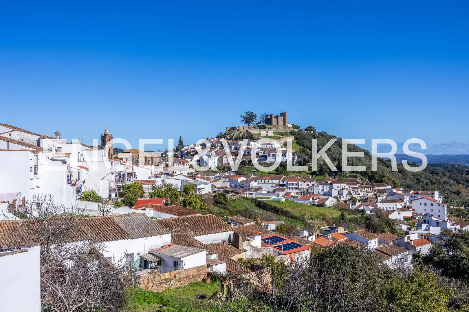 Vista exterior de Casa o xalet en venda en Cortegana amb Calefacció, Jardí privat i Terrassa