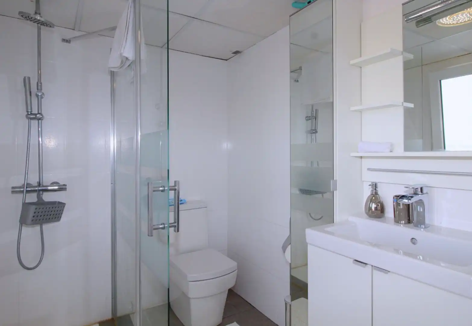Bathroom of Houses for sale in Coín  with Air Conditioner, Heating and Private garden