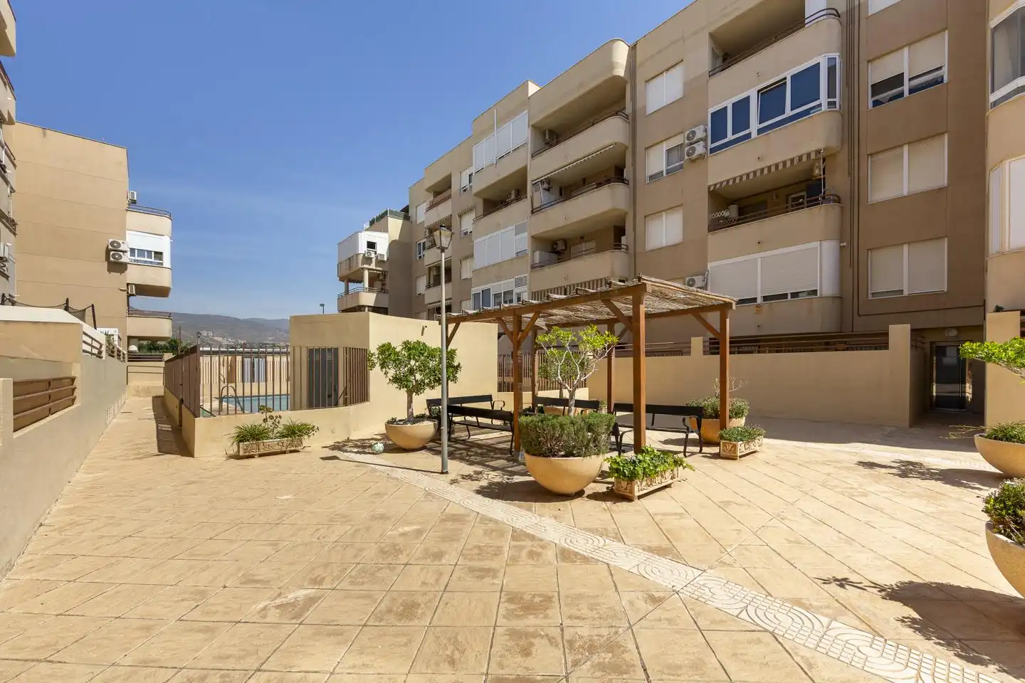 Terrassa de Pis en venda en Roquetas de Mar amb Terrassa, Moblat i Piscina comunitària