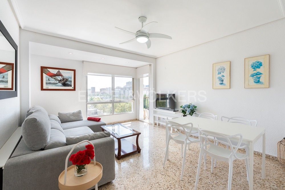 Exterior view of Apartment to rent in  Valencia Capital  with Heating, Furnished and Balcony