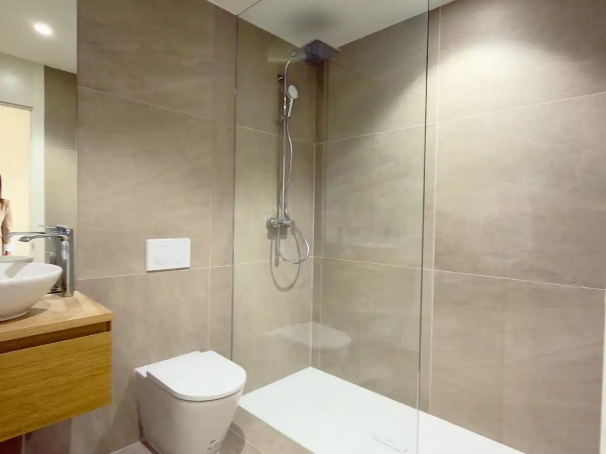 Baño de Planta baja en venta en Fuengirola con Aire acondicionado, Calefacción y Terraza
