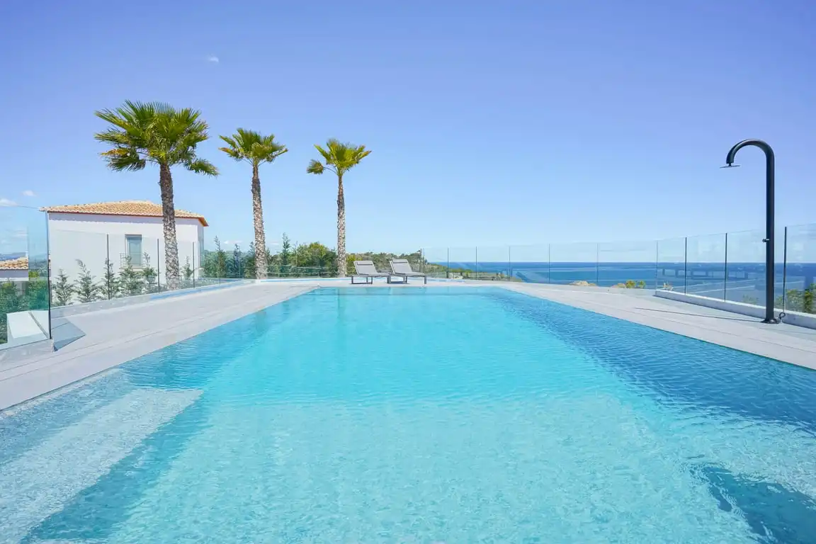 Schwimmbecken von Haus oder Chalet zum Verkauf in Jávea / Xàbia mit Klimaanlage, Abstellraum und Schwimmbad