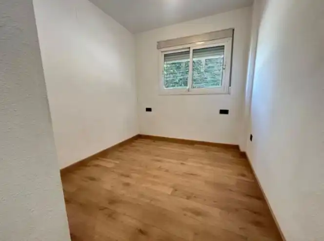 Dormitori de Pis en venda en Benetússer amb Aire condicionat, Parquet i Terrassa