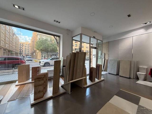 Local comercial en Venta en Ausias March