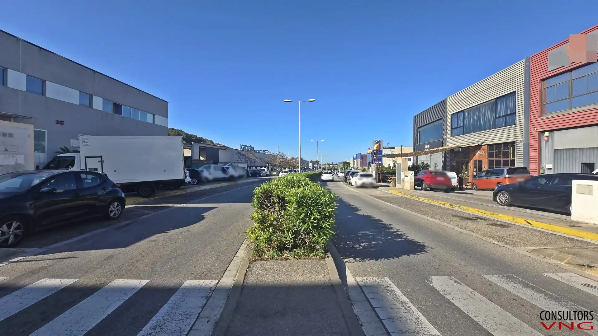 Außenansicht von Fabrikhallen zum Verkauf in Sitges
