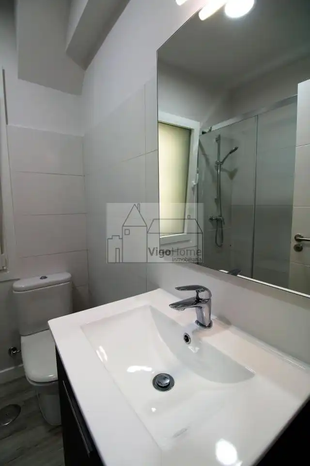 Badezimmer von Wohnung zur Miete in Vigo  mit Heizung, Terrasse und Möbliert