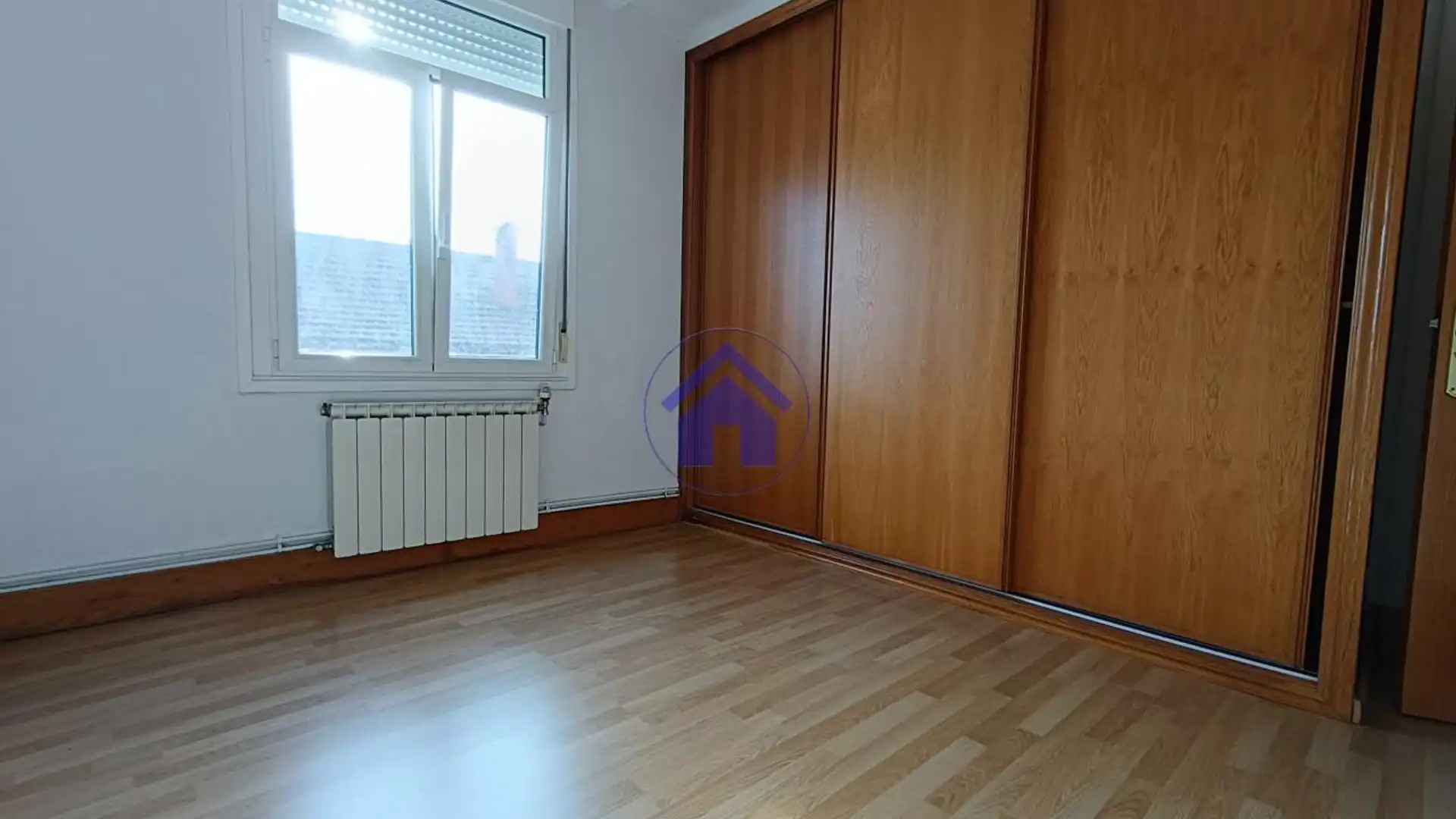 Dachboden zur Miete in Vigo  mit Heizung