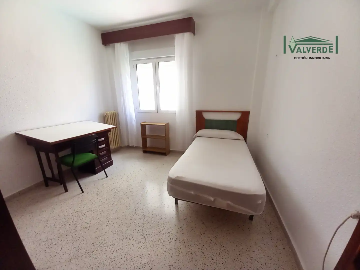 Bedroom of Flat for rent in Granada  with Heating, Furnished and Washing machine