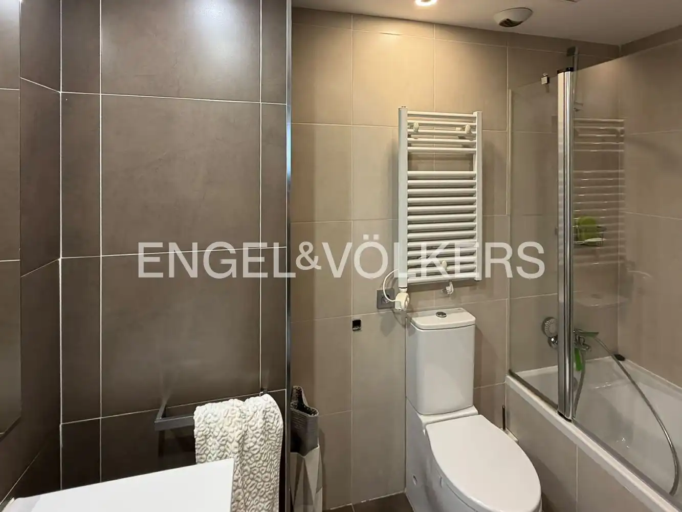 Bathroom of Flat for rent in Valencia  with Air Conditioner, Heating and Terrace