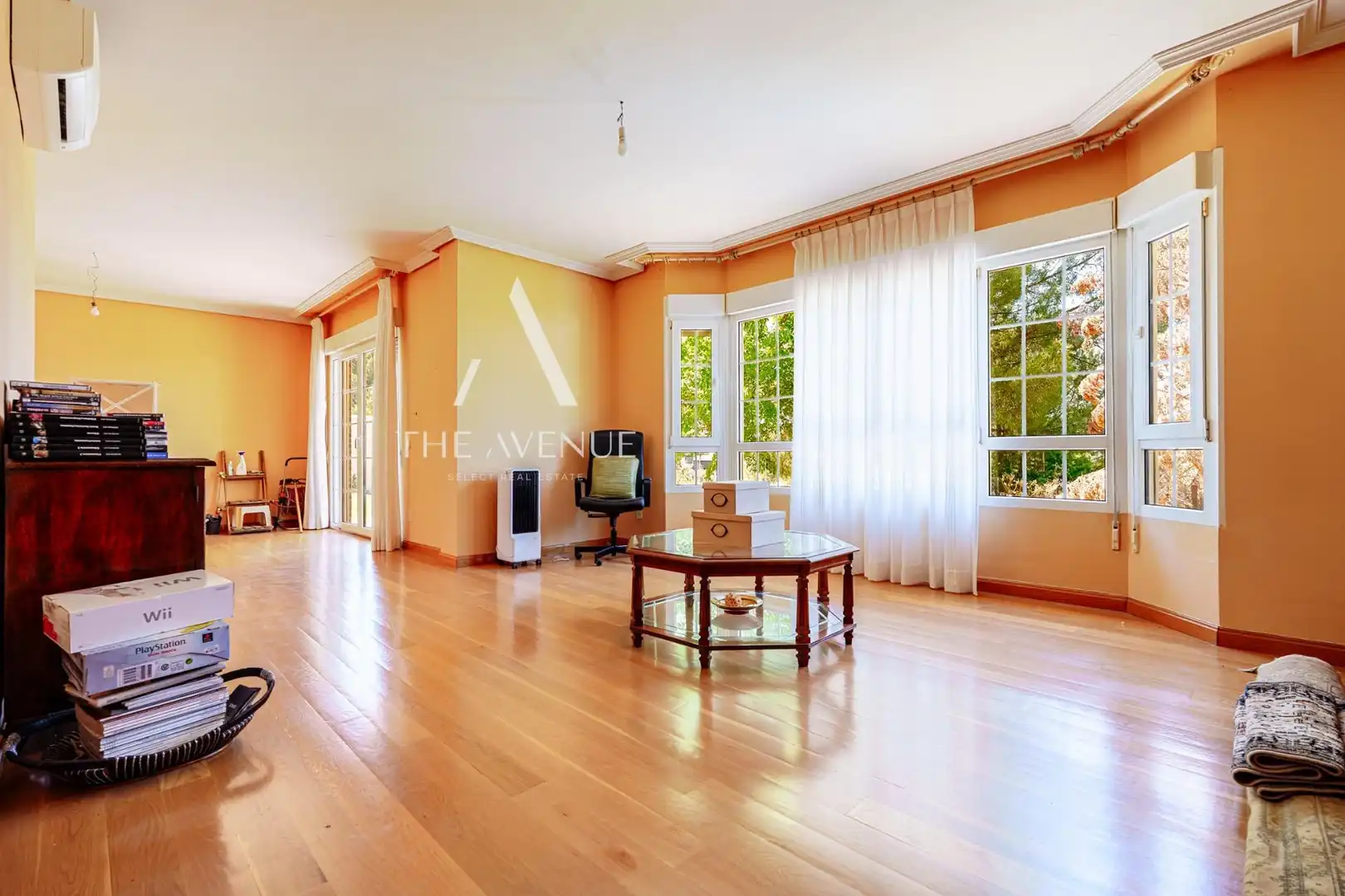 Sala d'estar de Casa o xalet en venda en Villaviciosa de Odón