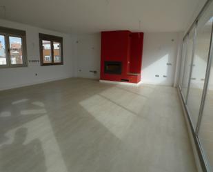 Living room of Attic to rent in  Madrid Capital  with Air Conditioner, Parquet flooring and Terrace