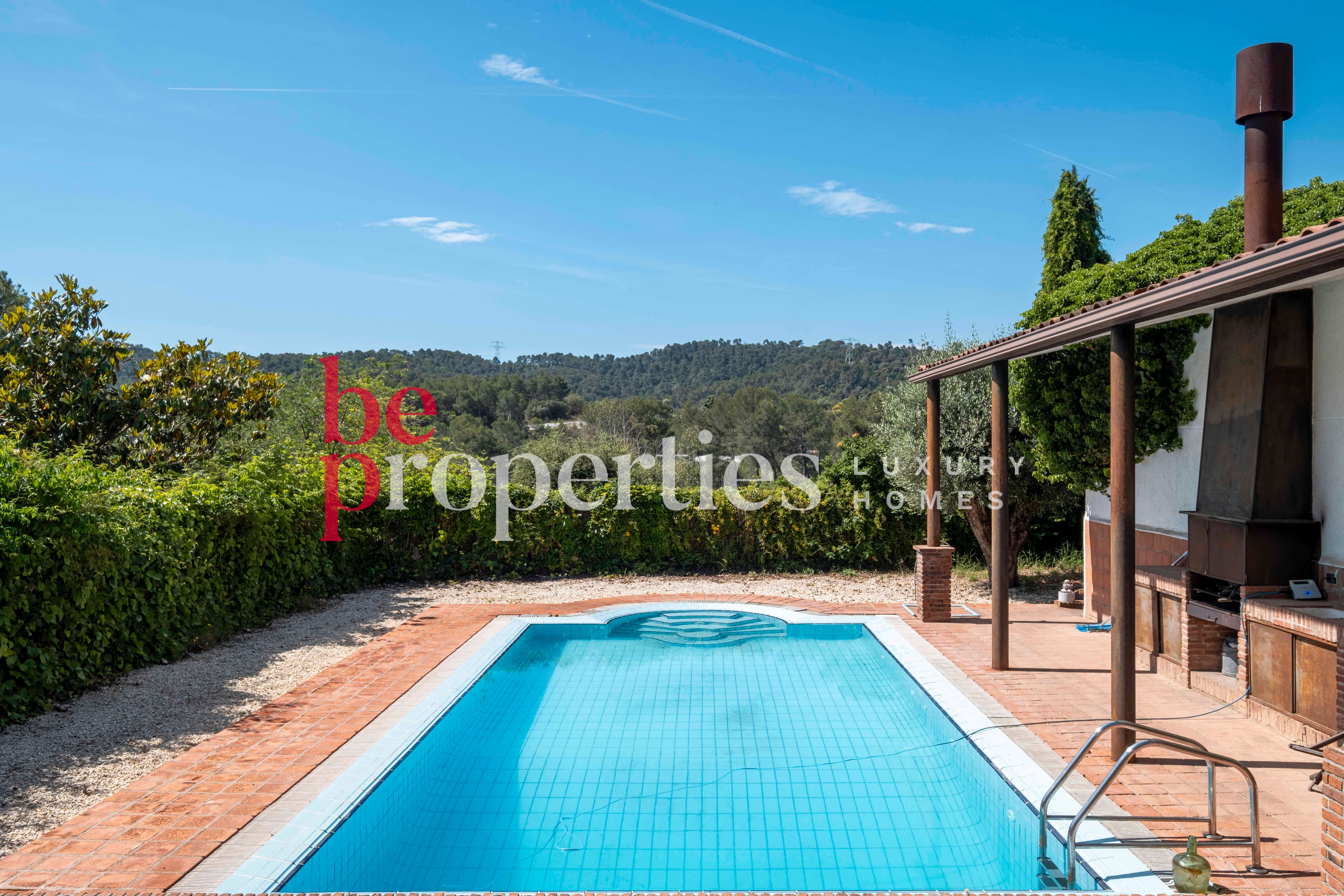 Vista exterior de Casa o xalet en venda en Sant Cugat del Vallès amb Aire condicionat, Calefacció i Jardí privat