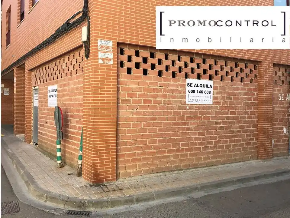 Parking of Commercial properties for rent in Zuera