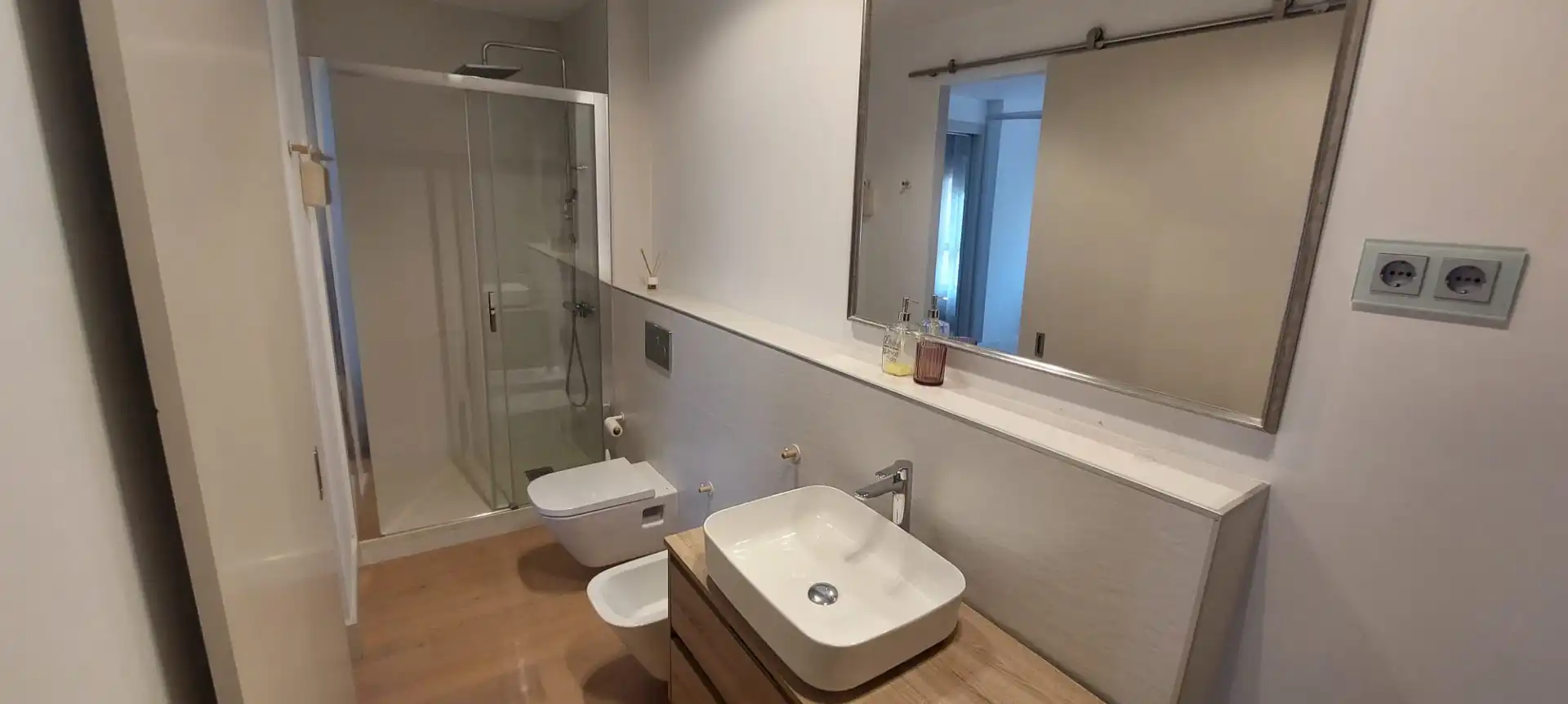 Bany de Apartament de lloguer en Murcia amb Aire condicionat, Calefacció i Moblat