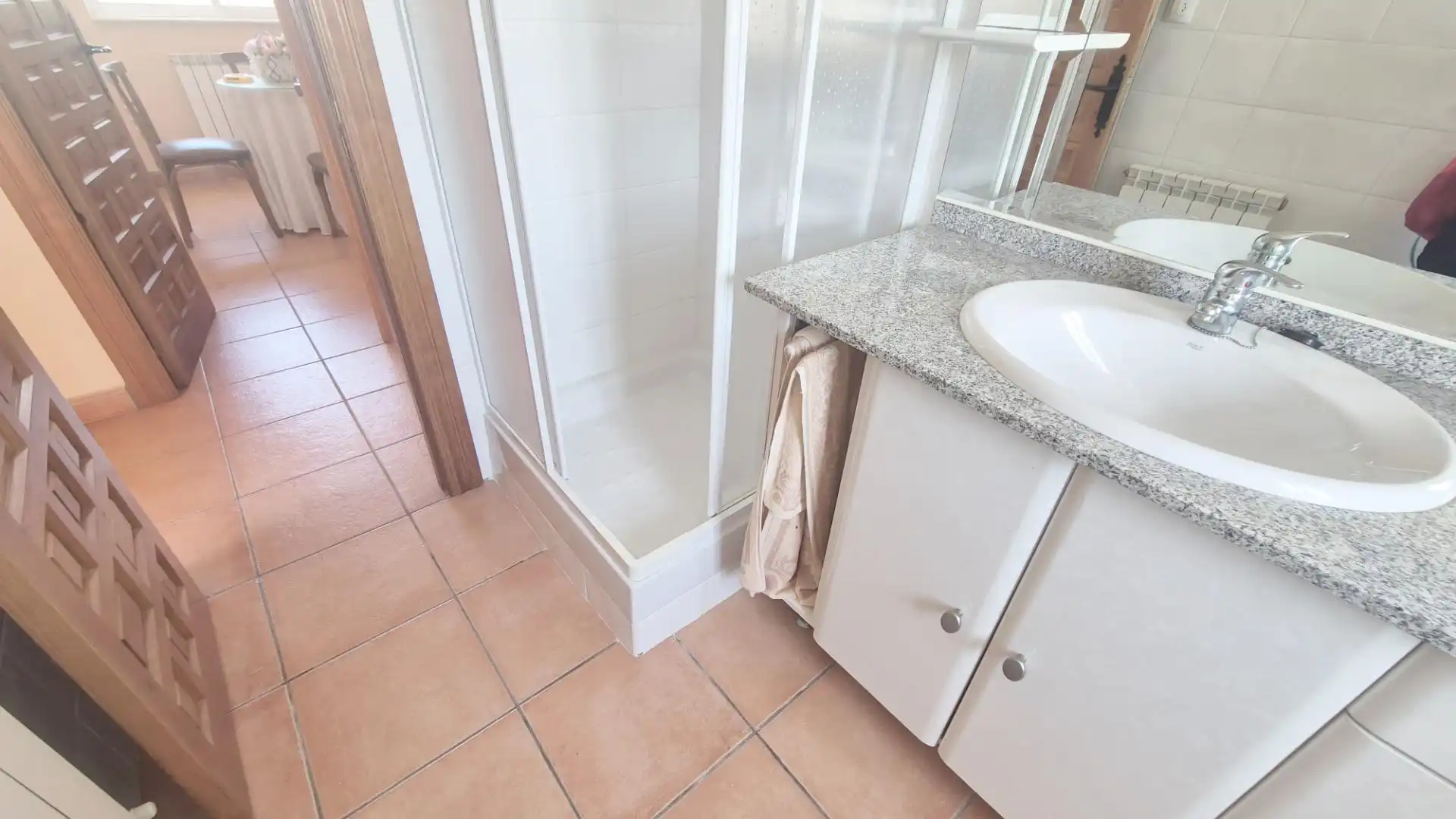 Bathroom of Houses for sale in Calvarrasa de Abajo  with Heating, Storage room and Furnished