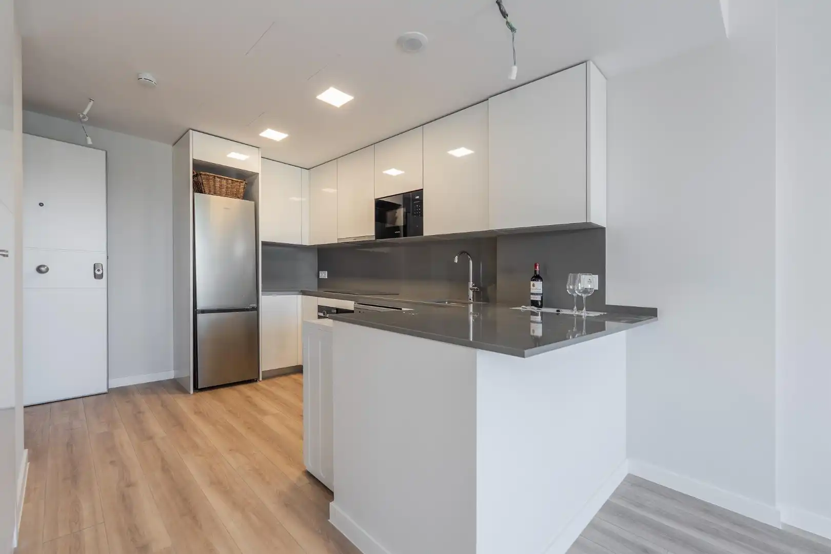 Cocina de Apartamento en venta en Madrid con Aire acondicionado, Calefacción y Jardín privado