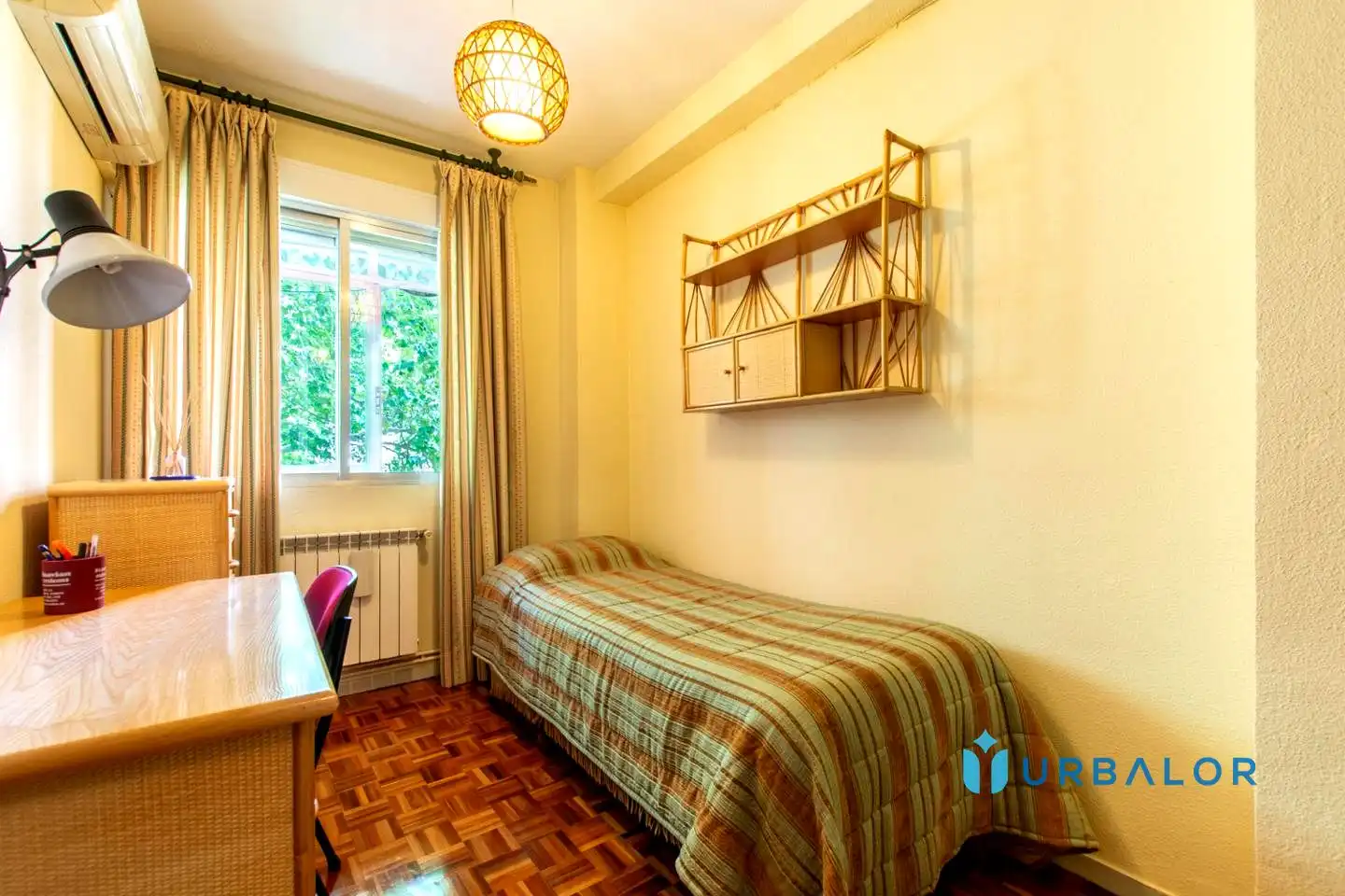 Bedroom of Flat for sale in Alcorcón  with Air Conditioner, Heating and Parquet flooring