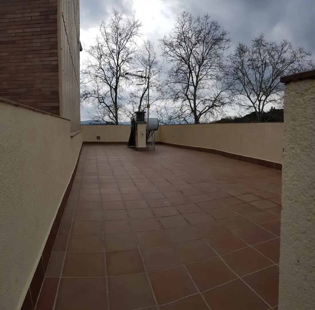 Terrasse von Einfamilien-Reihenhaus zum Verkauf in Cardedeu mit Privatgarten und Terrasse