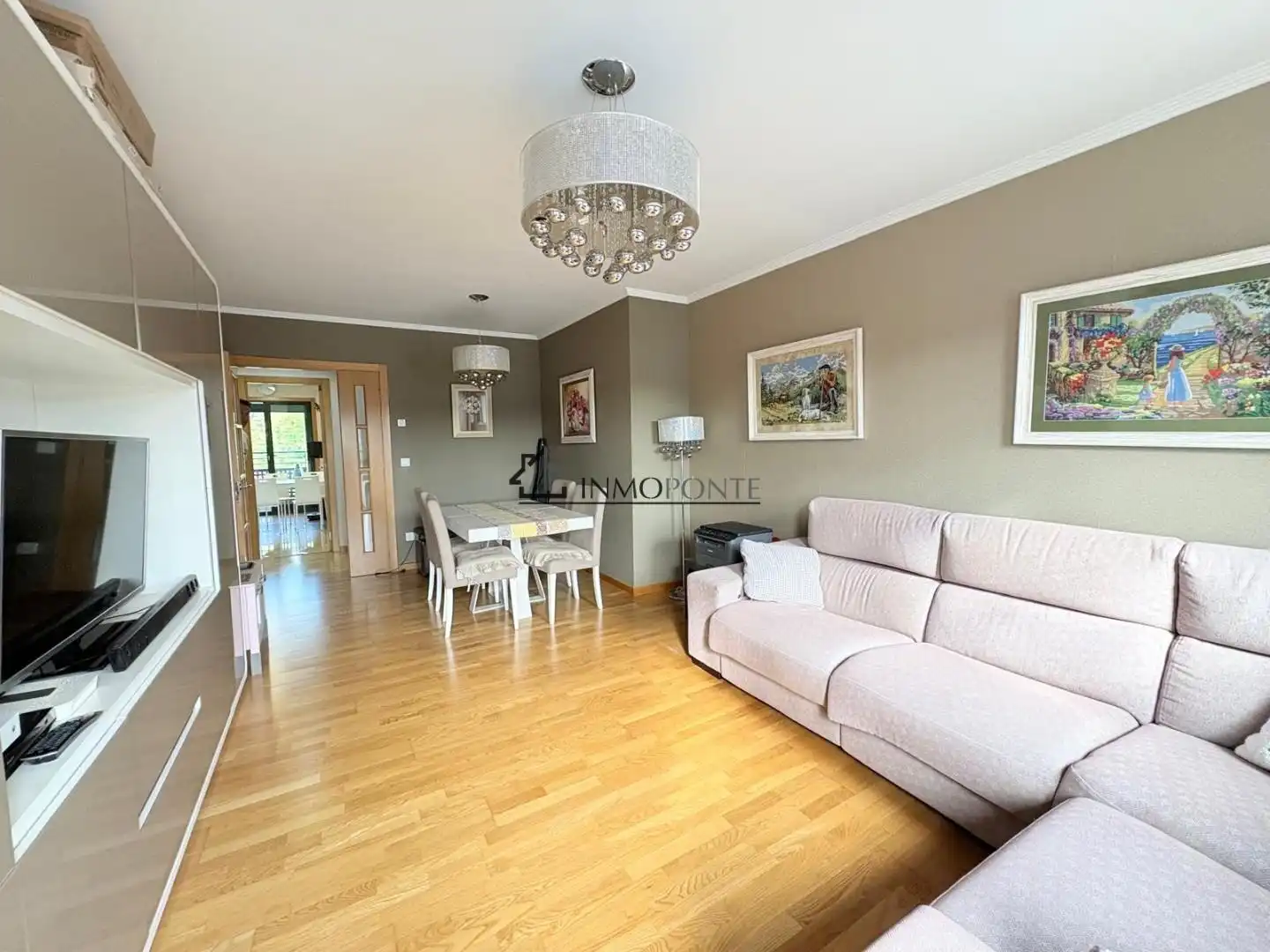 Living room of Flat for sale in Pontevedra Capital   with Heating, Storage room and Swimming Pool