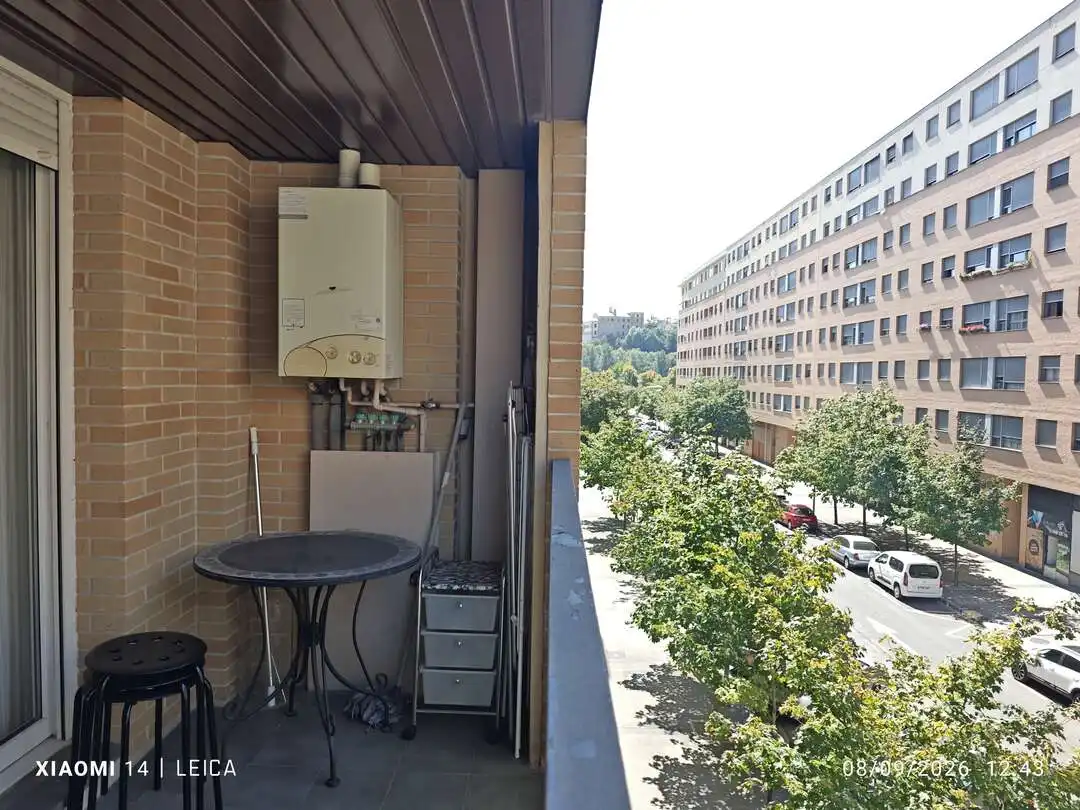 Terrasse von Wohnung zur Miete in  Pamplona / Iruña mit Heizung, Abstellraum und Möbliert