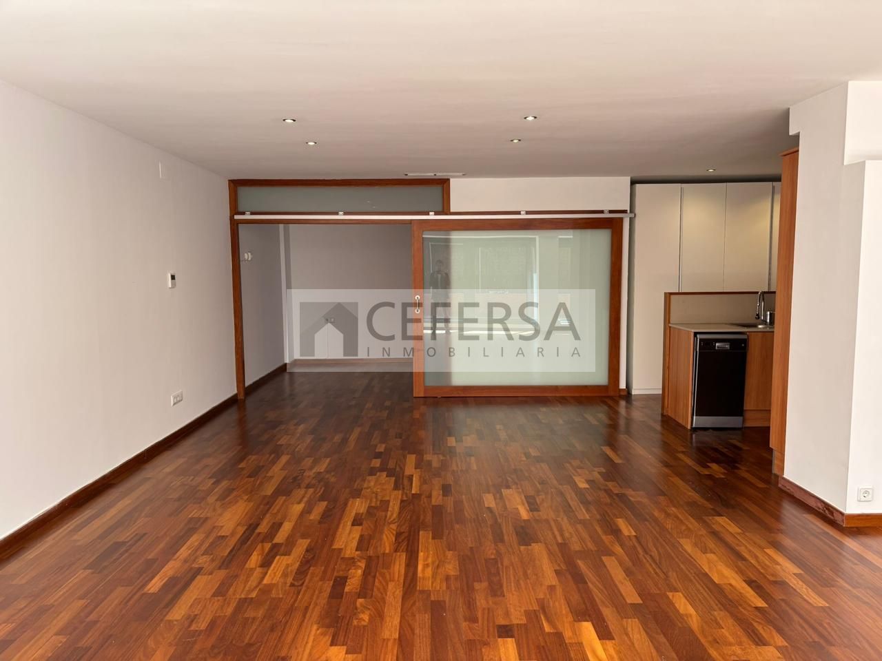 Study to rent in  Barcelona Capital  with Air Conditioner, Heating and Parquet flooring