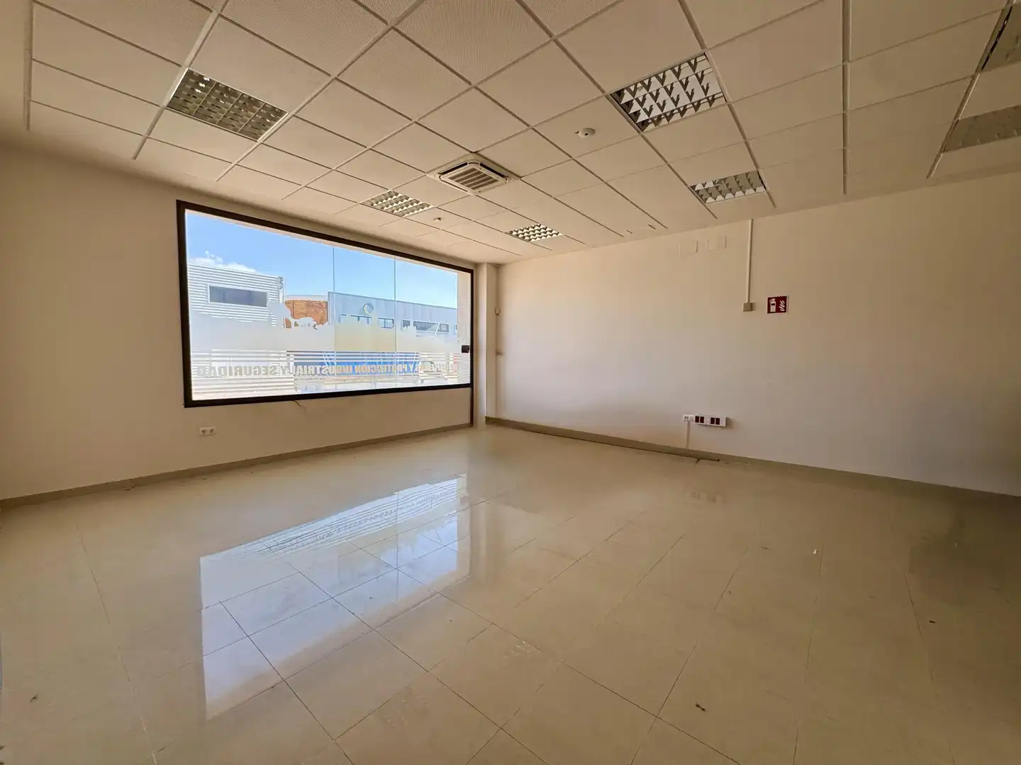 Local en venta en Bollullos de la Mitación