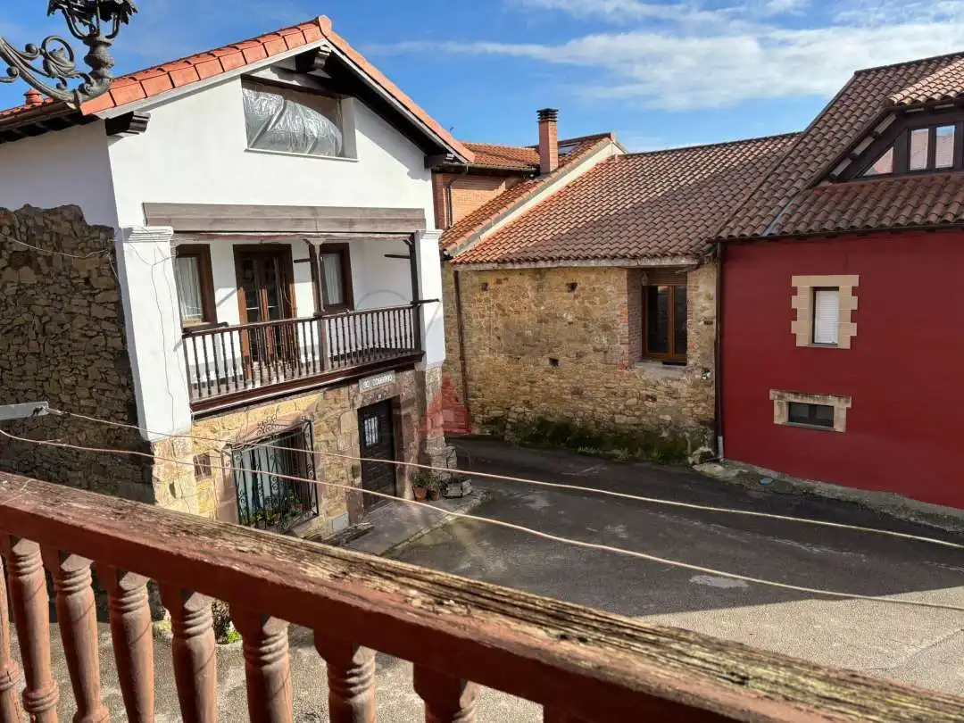 Vista exterior de Casa o chalet en venta en Udías