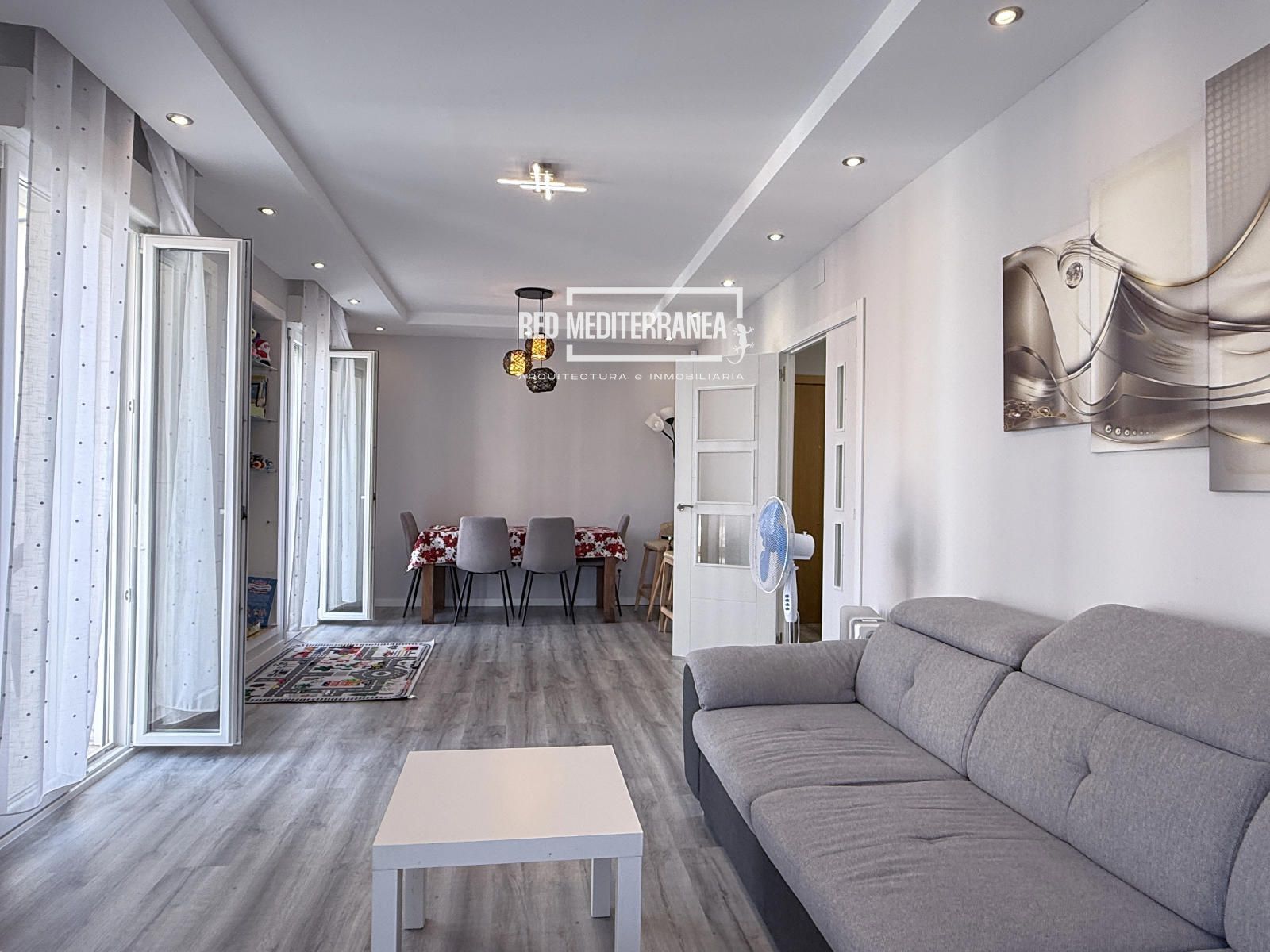 Sala d'estar de Pis en venda en Gandia amb Aire condicionat, Terrassa i Moblat
