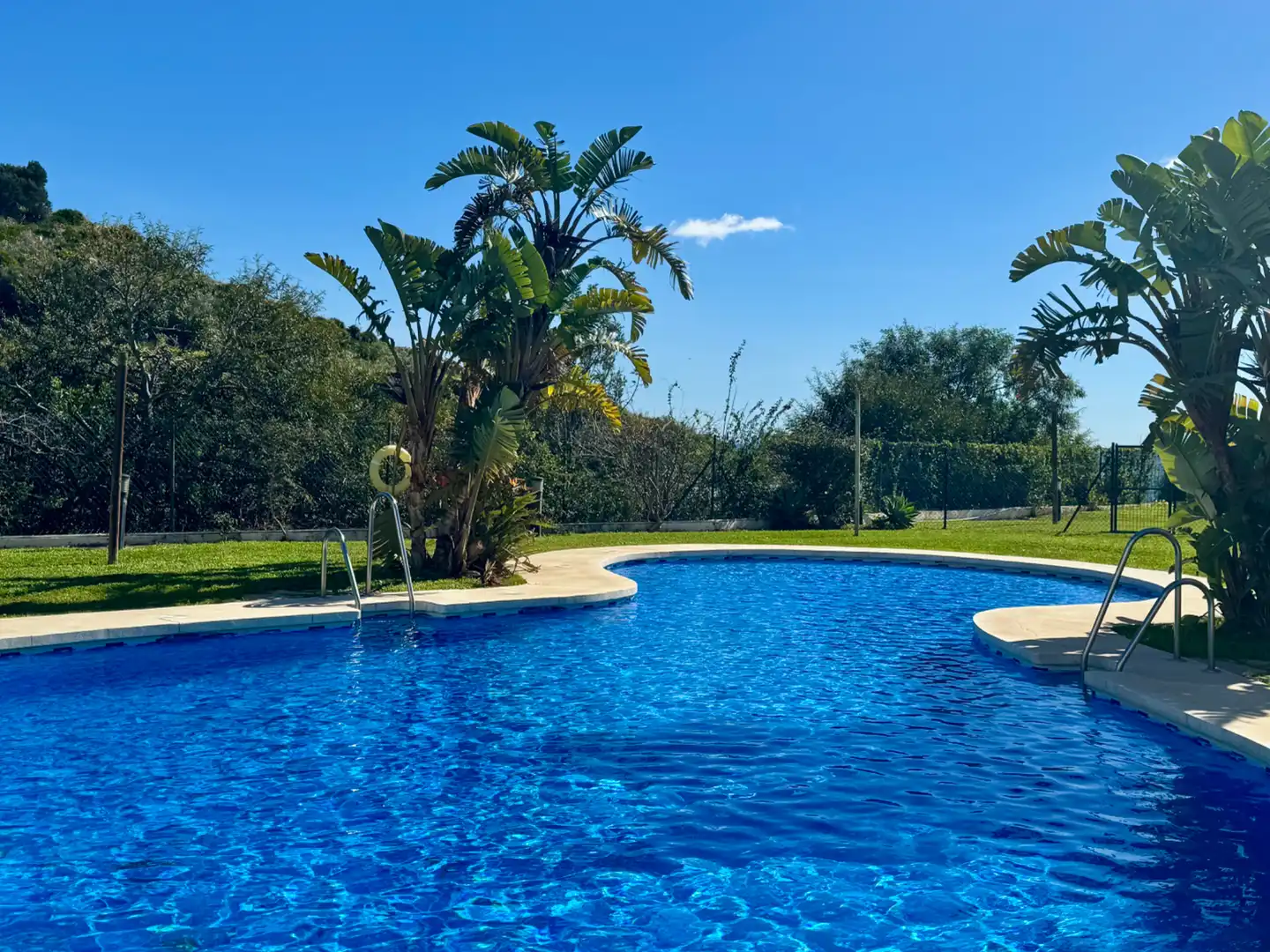 Piscina de Apartament en venda en Benalmádena amb Aire condicionat, Terrassa i Moblat