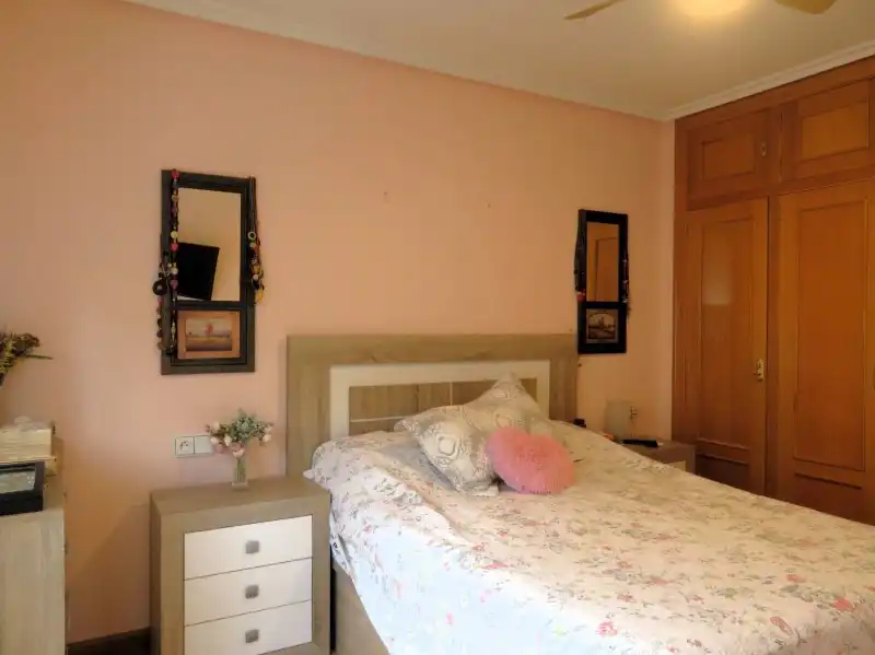 Habitación de Apartamento en venta en León Capital  con Calefacción, Jardín privado y Terraza