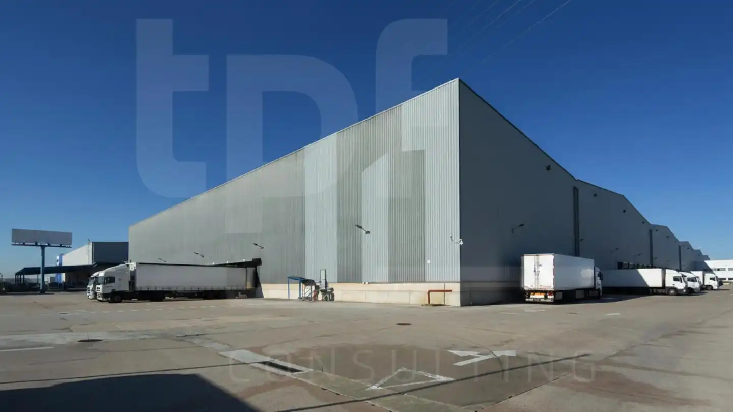 Industrial building to rent in Rio Henares