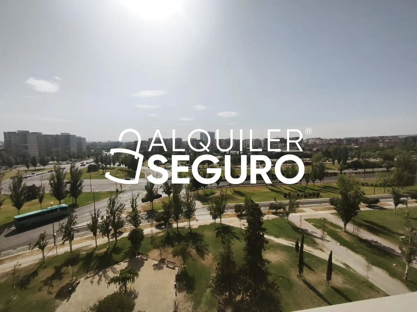 Außenansicht von Wohnung zur Miete in Zaragoza mit Heizung, Terrasse und Abstellraum