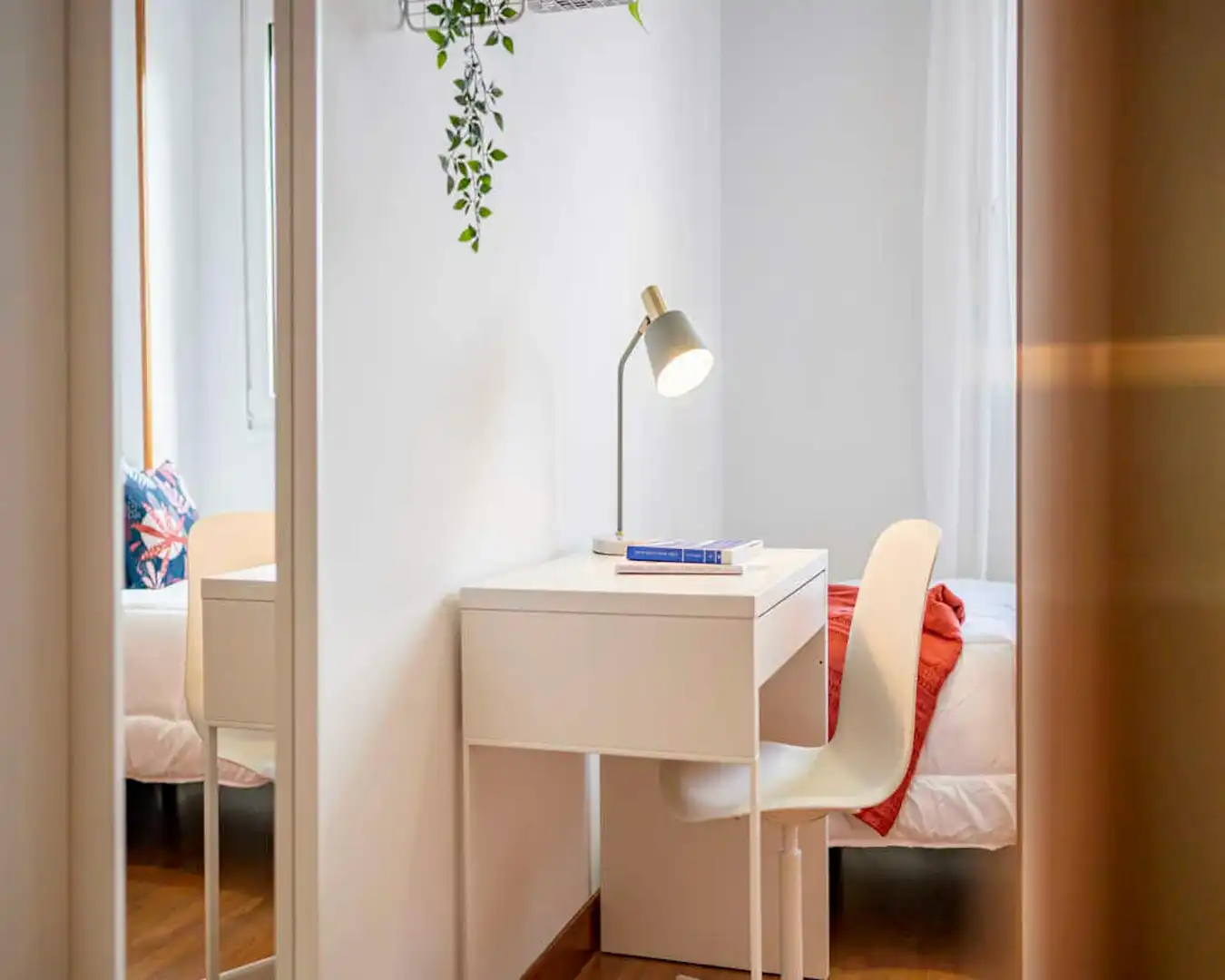 Habitación de Piso para compartir en Madrid con Lavadora y Internet