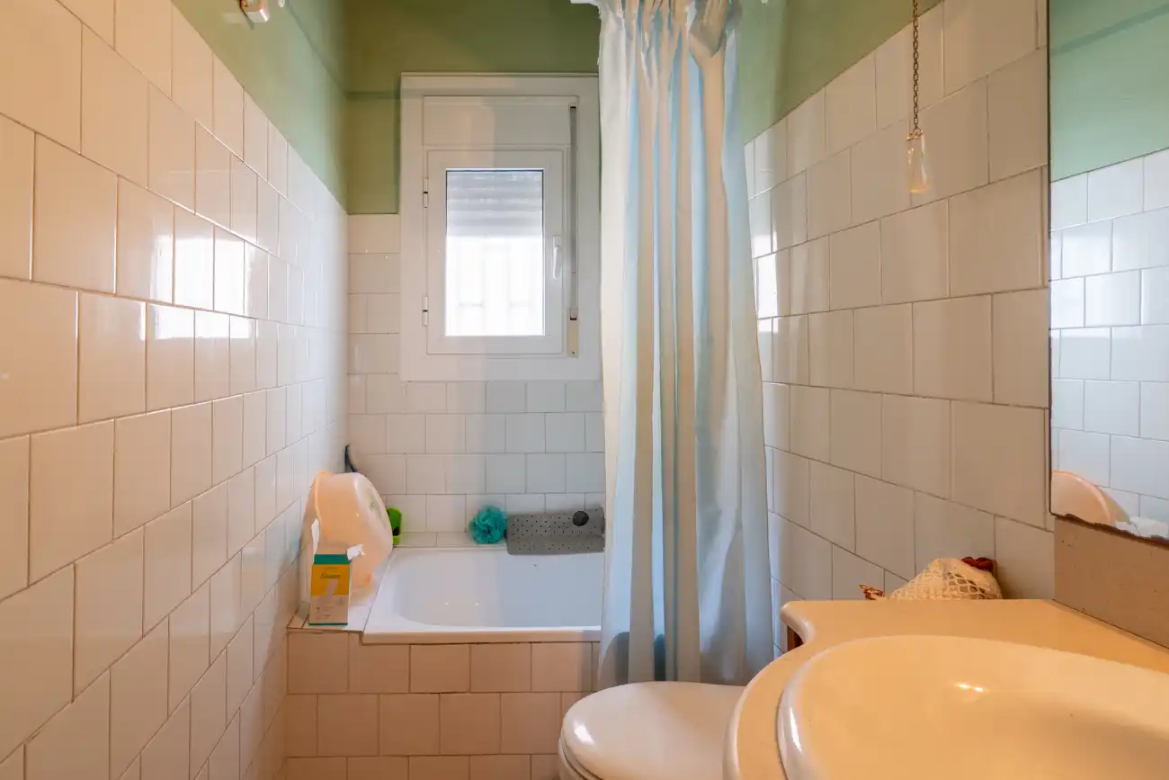 Bathroom of Houses for sale in Tortosa  with Heating, Terrace and Furnished