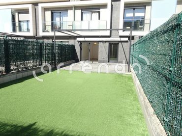 Rez-de-chaussée avec jardin à louer à Calle Lauro Fernández González