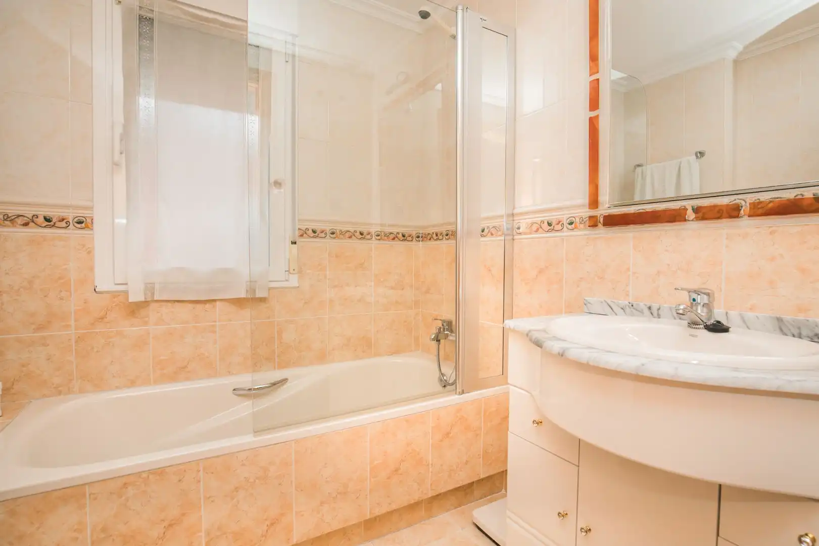 Bany de Casa o xalet en venda en Ávila amb Calefacció, Jardí privat i Terrassa