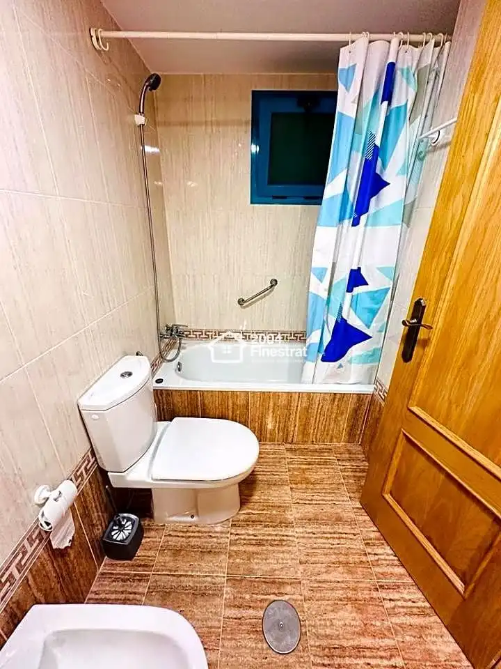 Baño de Piso de alquiler en Villajoyosa / La Vila Joiosa con Aire acondicionado, Terraza y Amueblado