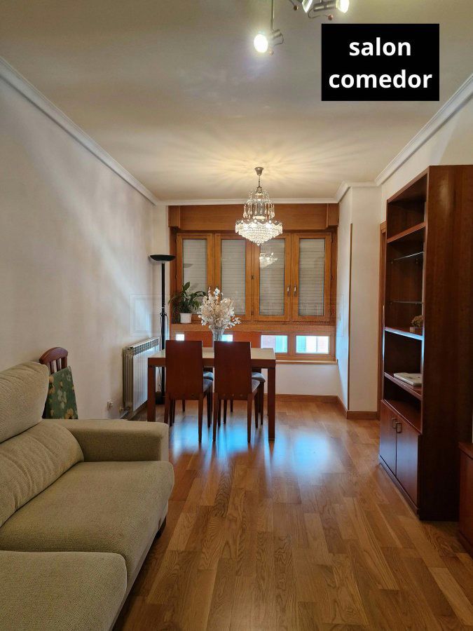 Menjador de Apartament en venda en Vitoria - Gasteiz amb Calefacció, Parquet i Traster