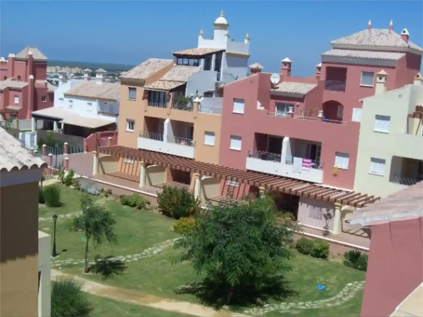 Vista exterior de Pis en venda en Sanlúcar de Barrameda amb Aire condicionat i Piscina