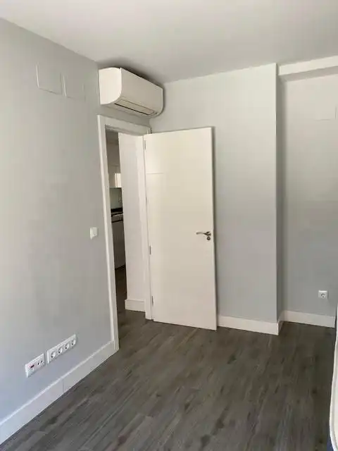 Bedroom of Flat for rent in Madrid  with Air Conditioner, Heating and Furnished
