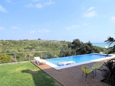 Xalet amb piscina en venda a Torreguadiaro - San Diego