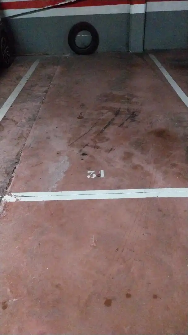 Parking de Piso de alquiler en Oviedo  con Calefacción, Parquet y Terraza