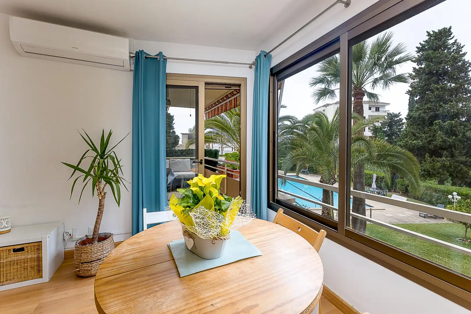 Balcony of Flat for sale in  Palma de Mallorca  with Air Conditioner, Heating and Parquet flooring