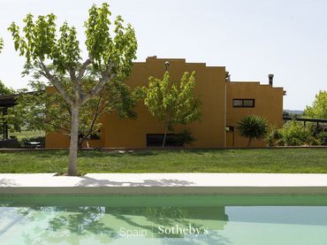 House with pool for sale in Castellví de la Marca