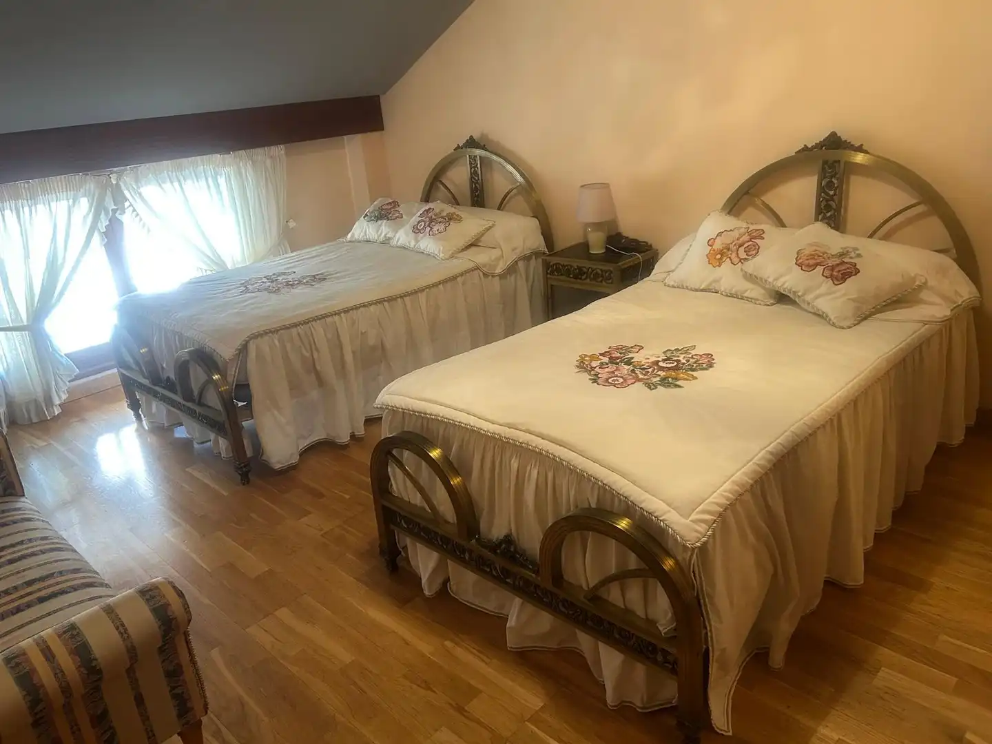 Dormitori de Pis de lloguer en Zaragoza amb Calefacció, Parquet i Moblat