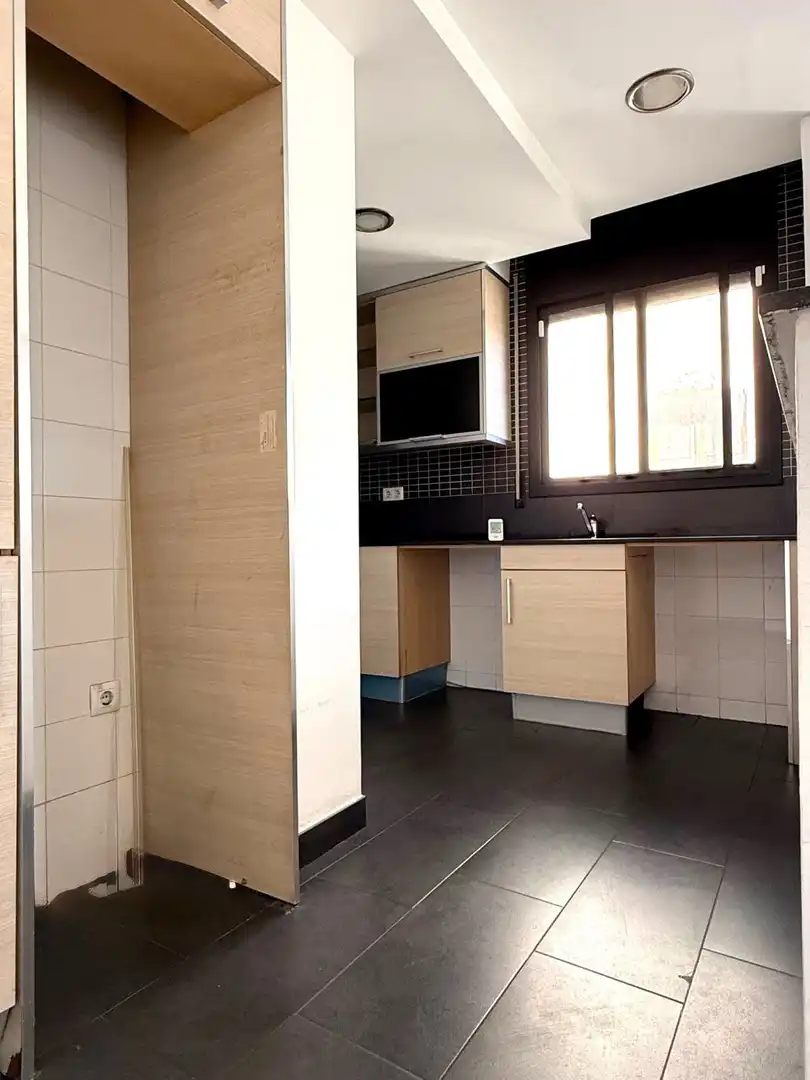 Cocina de Piso en venta en Sant Vicenç Dels Horts con Aire acondicionado y Calefacción