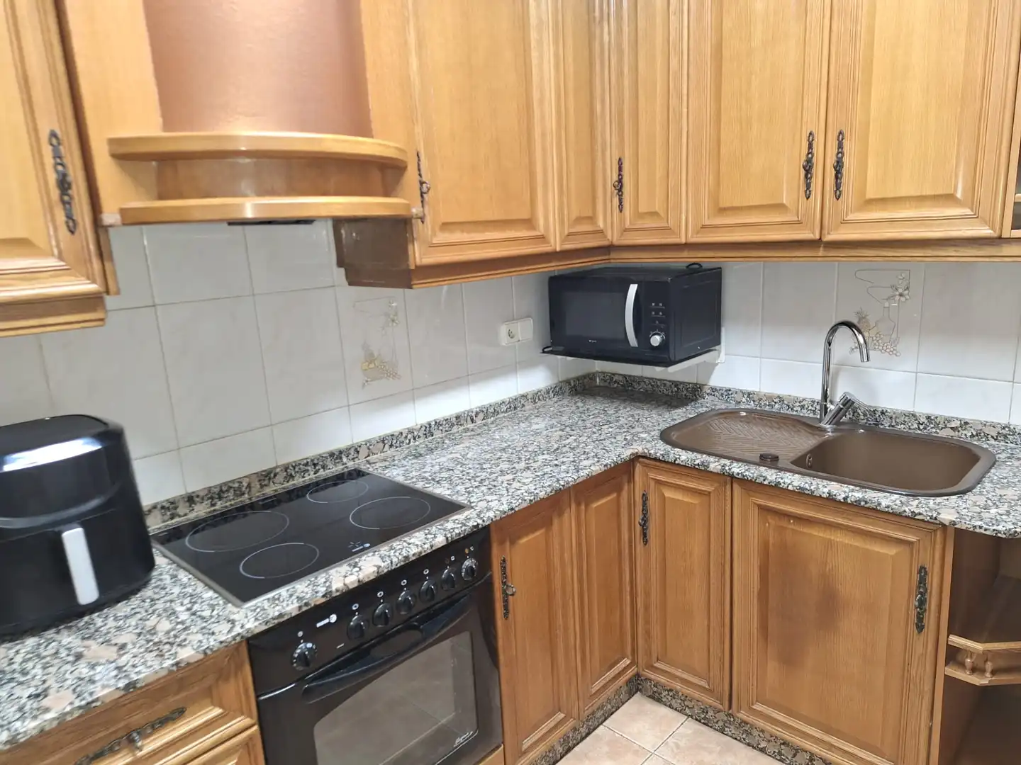 Kitchen of Houses for sale in San Vicente del Raspeig / Sant Vicent del Raspeig  with Air Conditioner, Terrace and Storage room